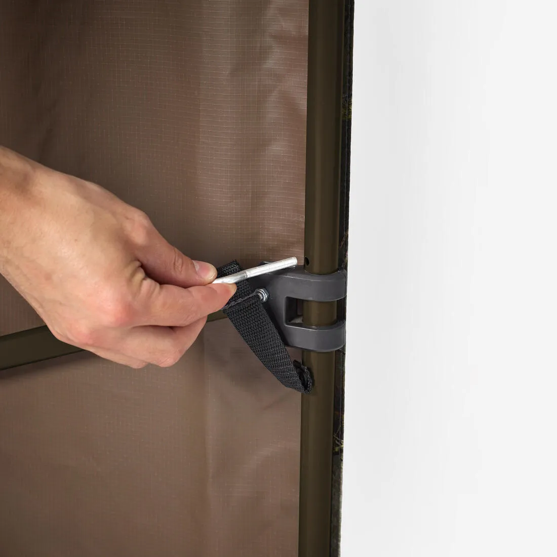 Bi-Screen Folding Hide