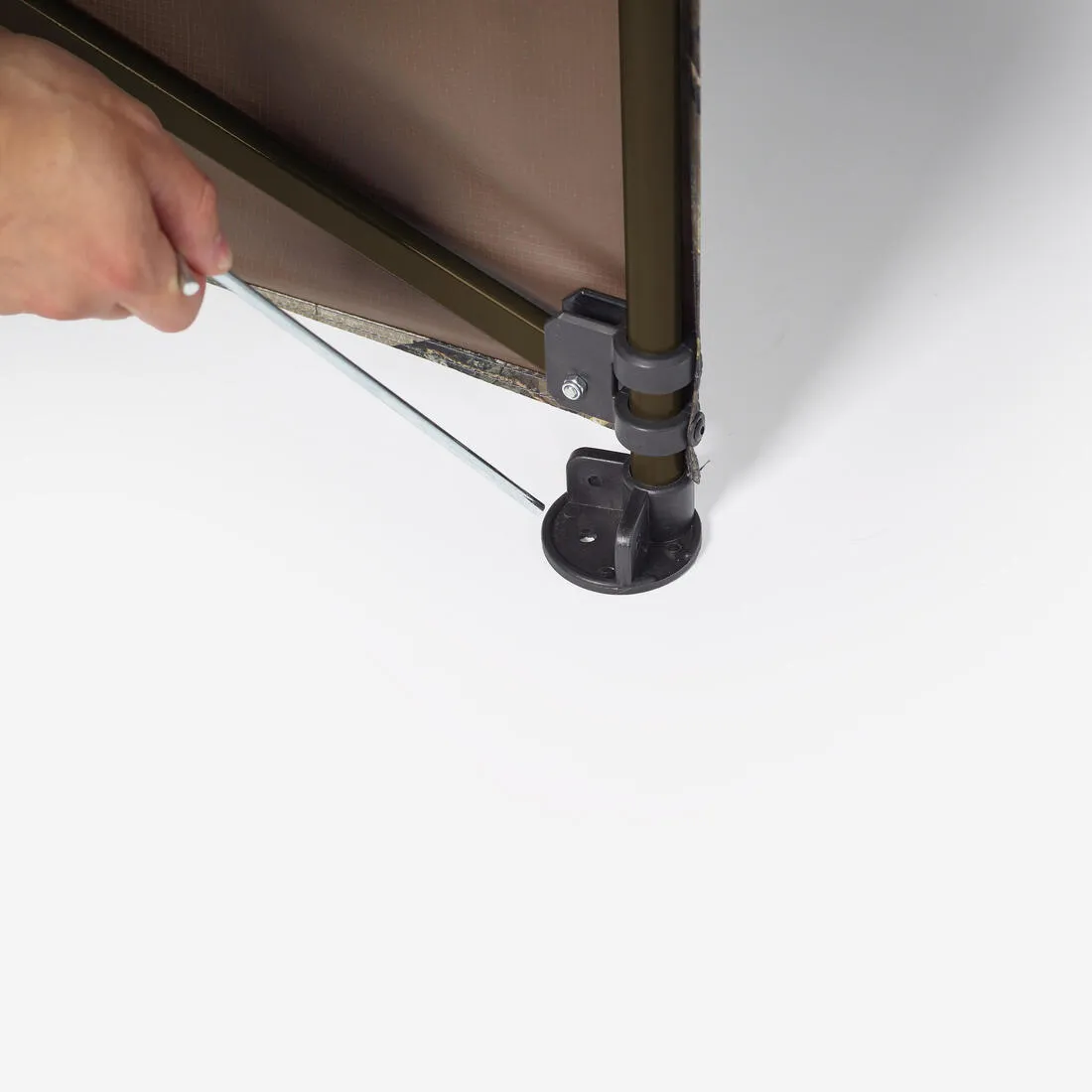 Bi-Screen Folding Hide